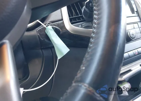 2013 Jeep Grand Cherokee Laredo z USA, uszkodzony, nr VIN 1C4RJFAG0DC533151